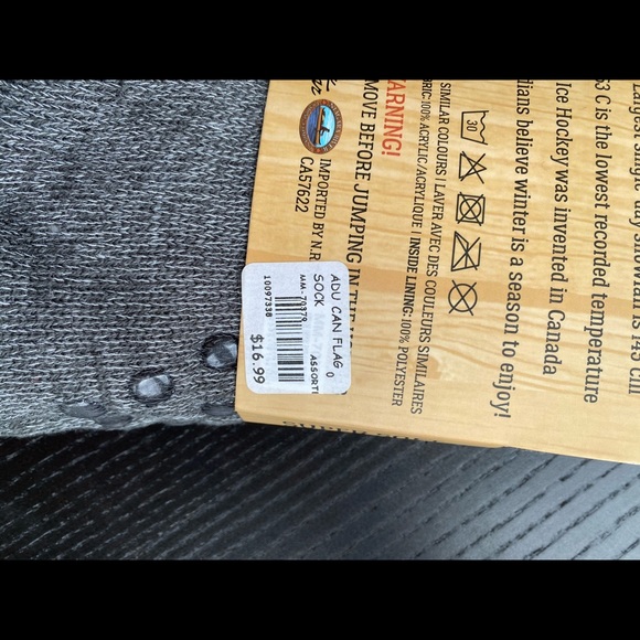 Fuzzy Slippers / Socks with Canadian Flag - Picture 3 of 5